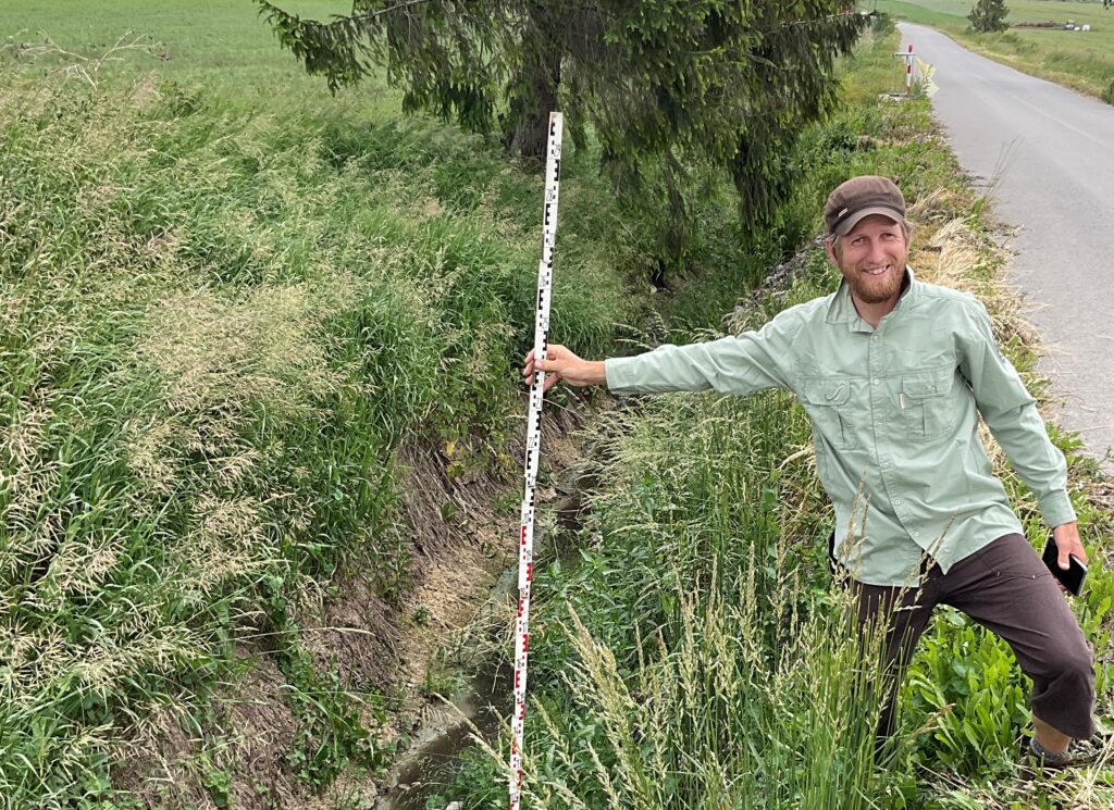 Ivan Šustr, botanik v CHKO Horná Orava, ktorý sa zaoberá predovšetkým manažmentom zameraných na ochranu biotopov, najčastejšie rašelinísk.