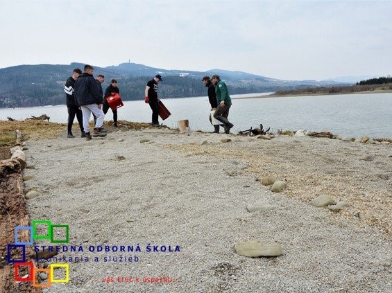 Upratovanie na váčom ostrove_Horná Orava_Natura 2000